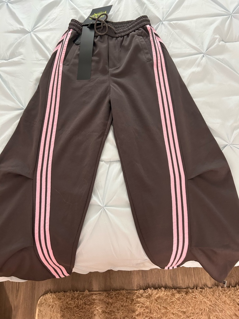 Women’s Flooo776 Gray Track Pants with Pink Stripes. Elastic drawstring waist